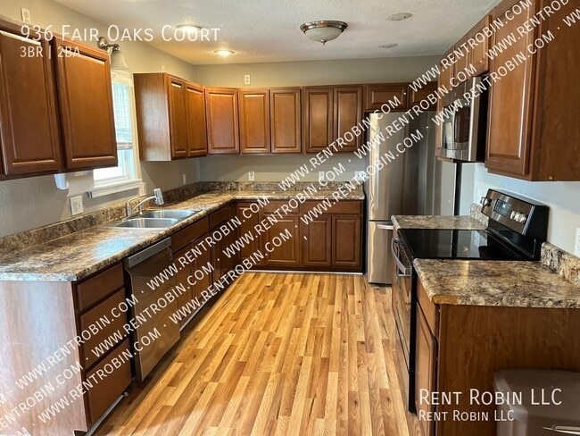 Building Photo - 936 Fair Oaks Ct