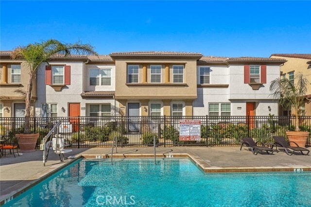 Building Photo - 40302 Calle Real