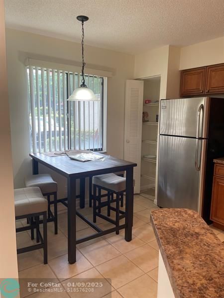 Building Photo - 2205 S Cypress Bend Dr