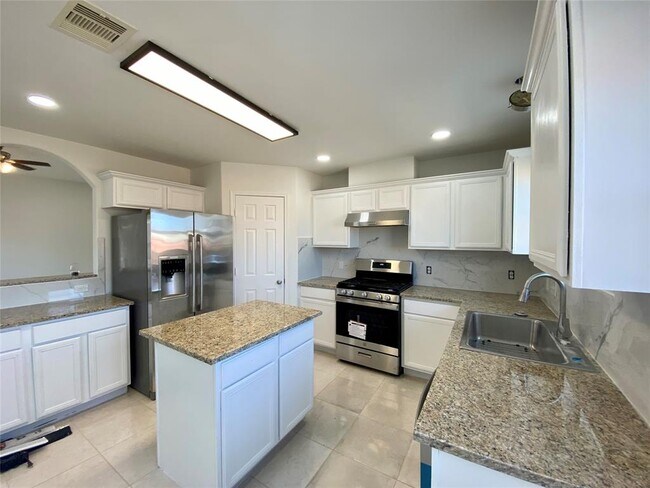 Foto del edificio - 7224 Crescent Mills Dr