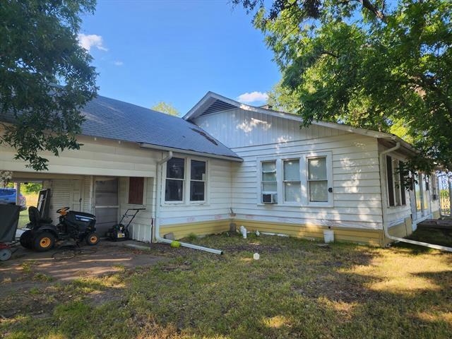 Foto del edificio - 106 SE County Rd 2190