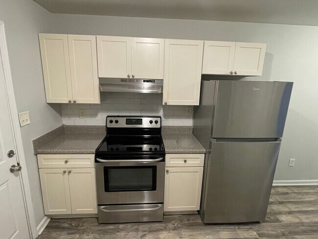 Foto del edificio - 5907 Lone Oak Dr SW