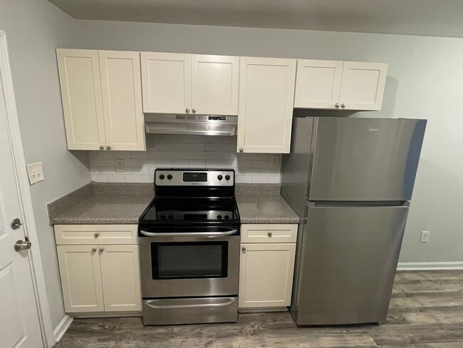 Foto del edificio - 5913 Lone Oak Dr SW