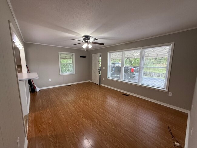 Foto del edificio - 5985 Dodson Branch Rd