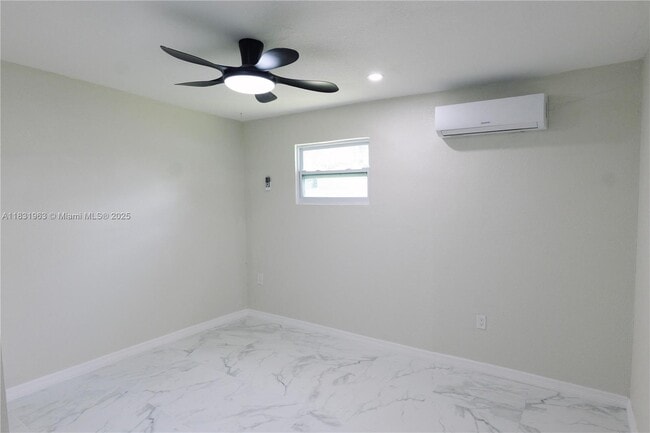 Building Photo - 1806 N 43rd Ave