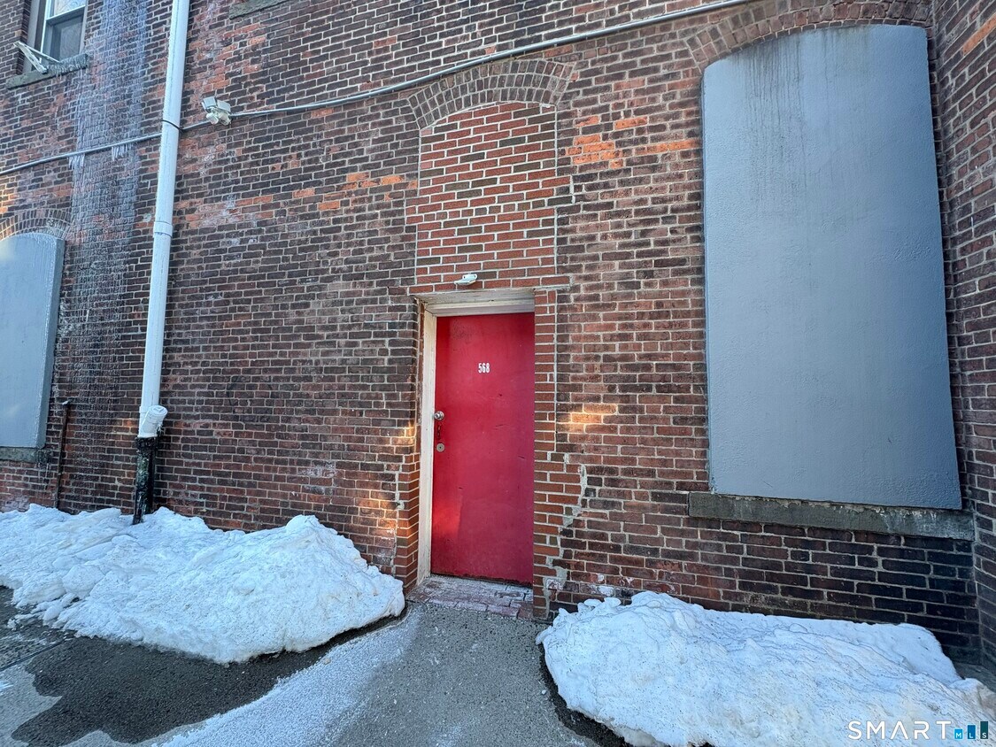 Foto del edificio - 568 Newfield Ave