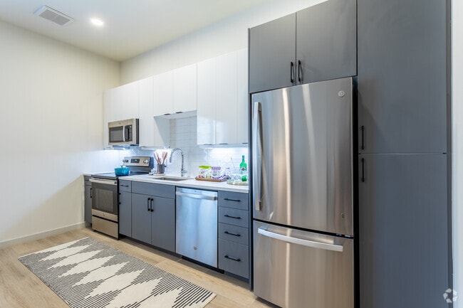 1BR, 1BA - 637SF Santa Fe A - Kitchen - The Emory
