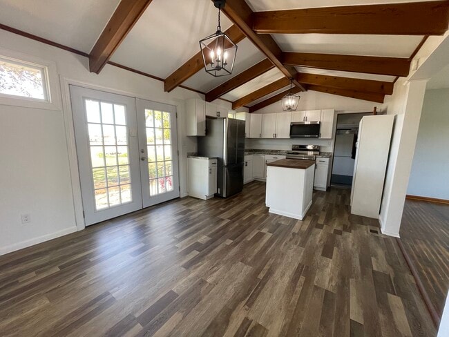 Building Photo - 512 Taryton Dr