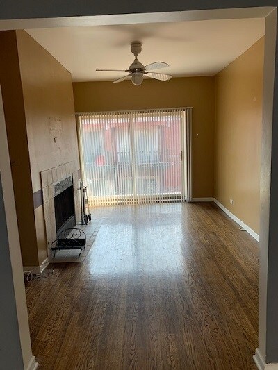 Living Room - 5144 S King Dr
