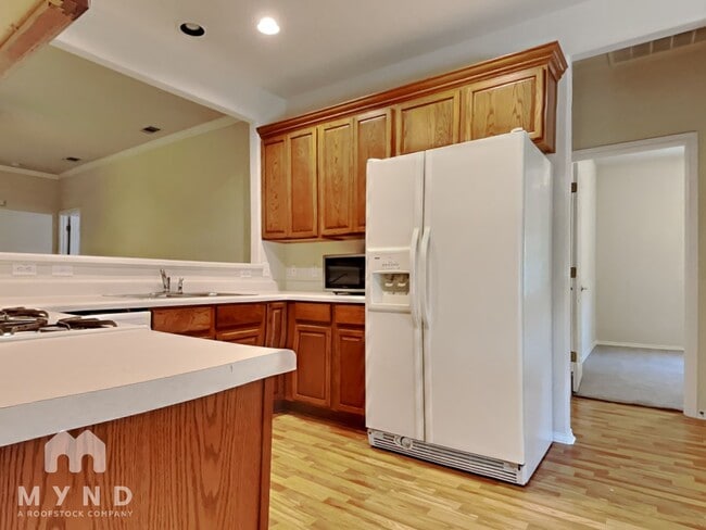 Building Photo - 115 Ranier Ln