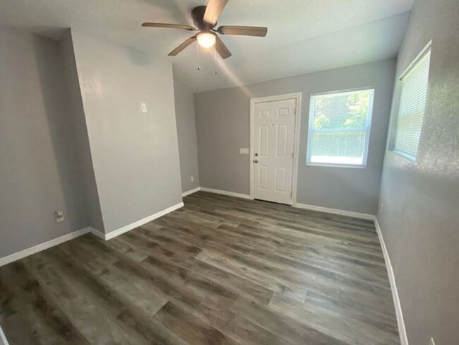 Building Photo - 1 Bedroom 1 Bath Duplex in Ormand Beach fo...