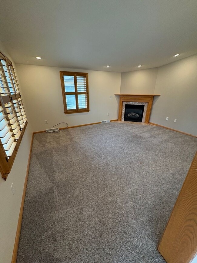 Building Photo - Wheel Chair Accessible Luxury Frontier Condo
