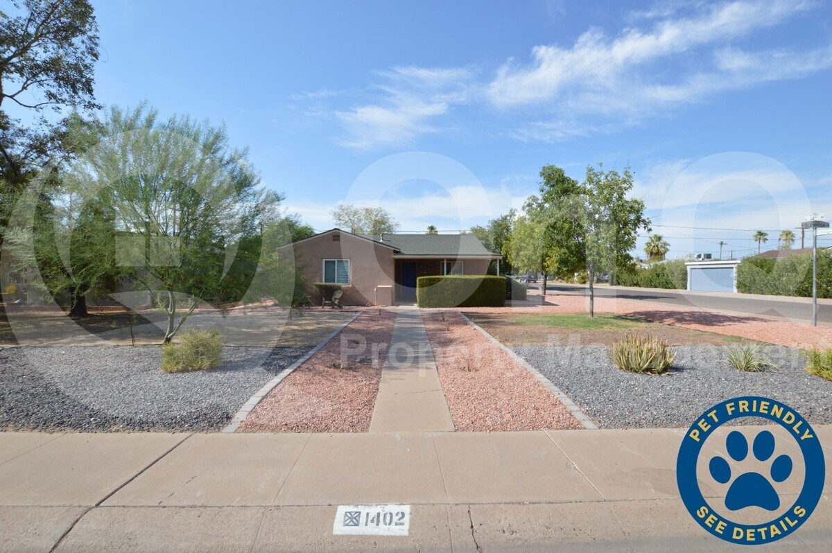 Primary Photo - 1402 W Glenrosa Ave