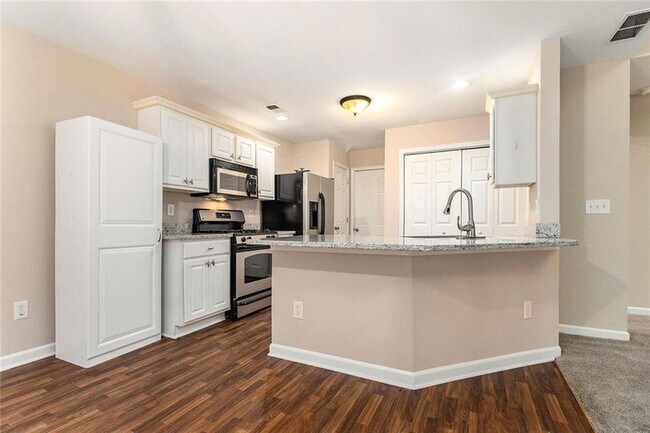 Foto del edificio - 3199 Liberty Commons Dr NW