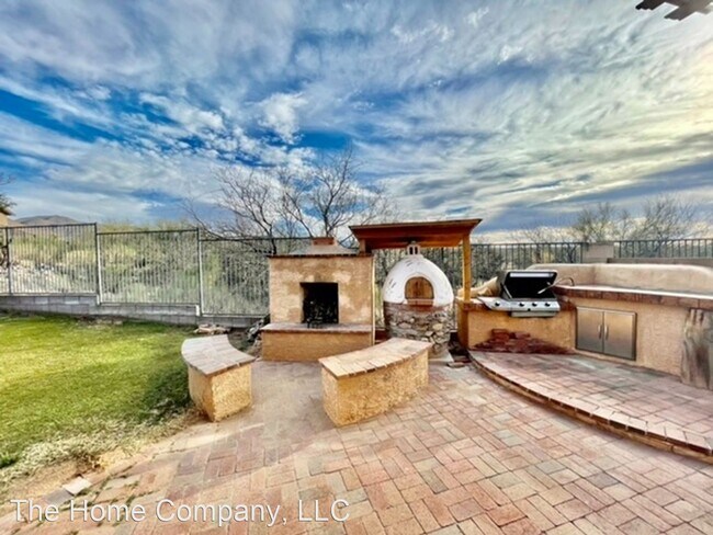 Building Photo - 4 br, 2 bath House - 1061 S Seldon Place