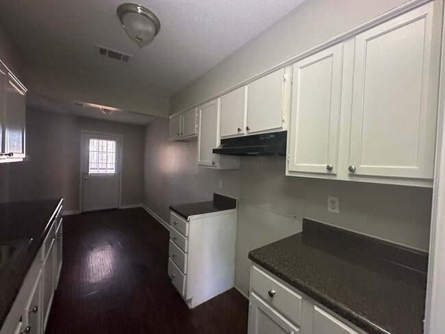 Building Photo - 3571 Bishops Gate Dr