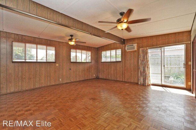 Building Photo - Studio, 2 bath House - 1924 Madison Ave