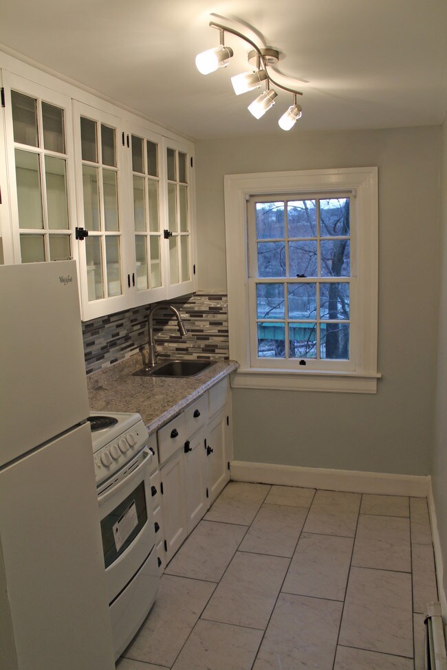 Kitchen - 93 Morris St