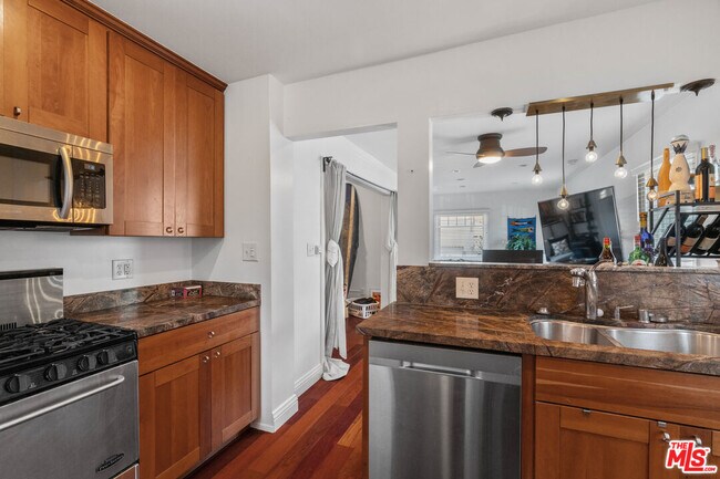 Foto del edificio - 307 6th Ave