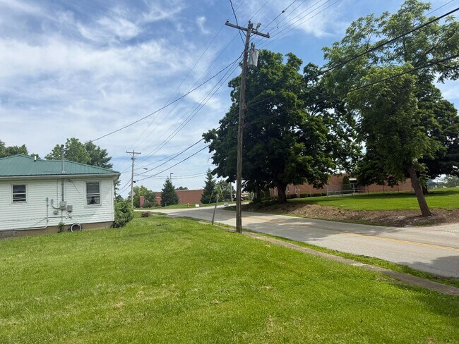 Foto del edificio - 265 S Property Rd