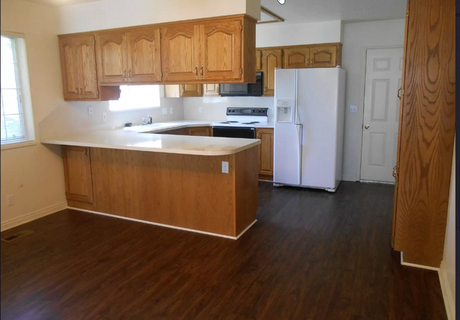 Foto del edificio - Beautiful 3 Bed 3 Bath Condo in Orem for R...