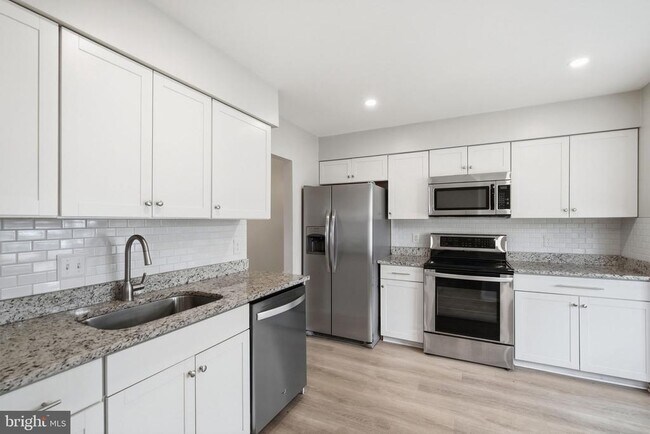 Foto del edificio - 12120 Stoneford Dr