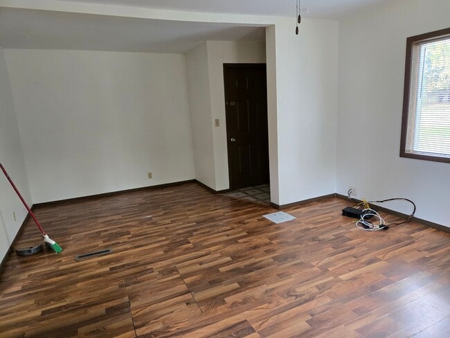 Foto del edificio - 2725 Soo Marie Ave