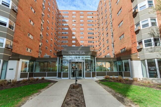 Foto del edificio - 4960 N Marine Dr