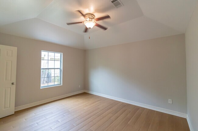 Foto del edificio - 304 Truman St,
