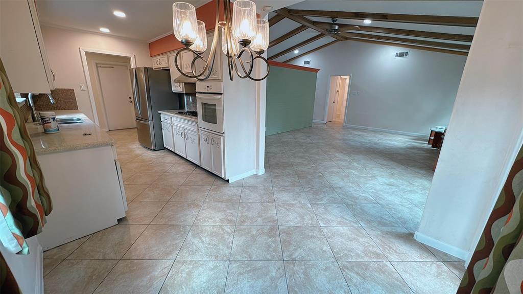 Foto principal - 9415 Val Verde St