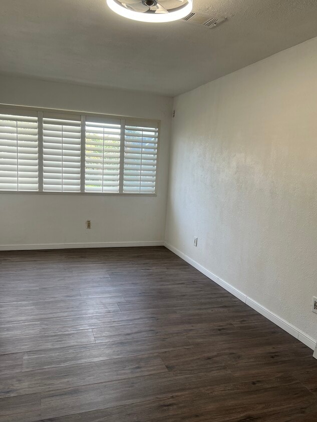 Foto principal - 27161 Royce Ln