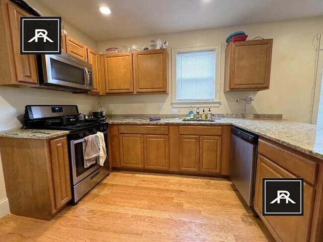Foto del edificio - 4 bedroom in Allston MA 02134