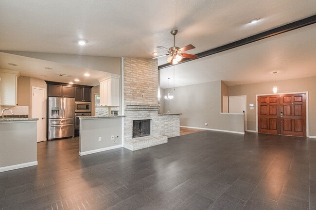 Building Photo - 8806 Lakeside Forest Dr