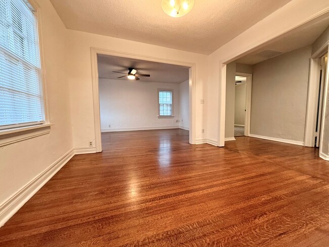 Foto del edificio - Updated 2BD 1BA Home in Douglas Place!!