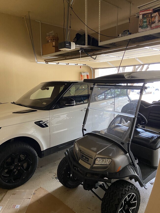 2 car garage - 4418 Saint Andrews Blvd