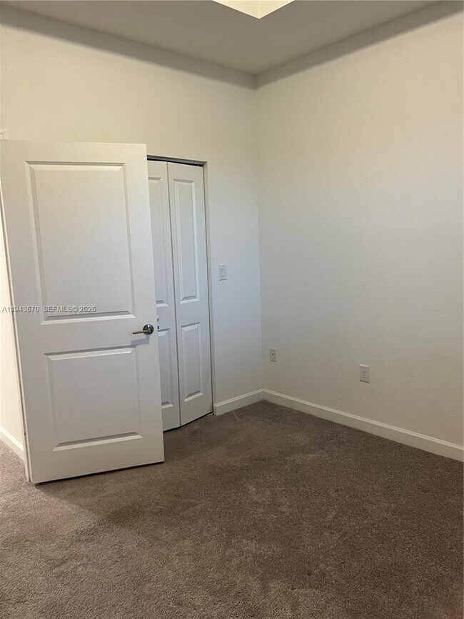 Foto del edificio - 20631 NE 7th Pl