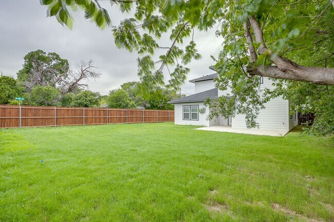 Foto del edificio - 3937 Winfield Ave
