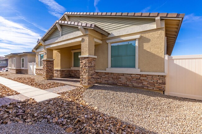 Building Photo - 774 Iris Desert St