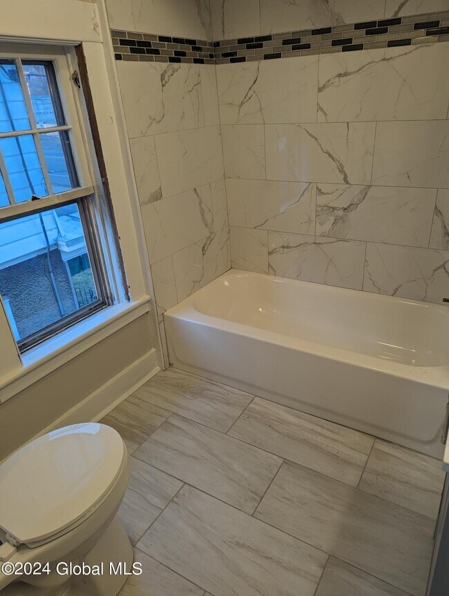 Foto del edificio - 1726 State St