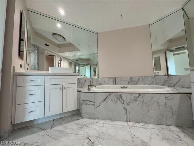Foto del edificio - 2777 Paradise Rd