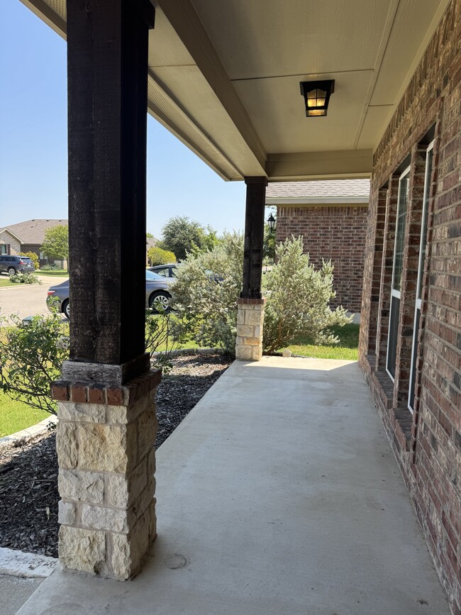 Building Photo - 517 Wedgwood Dr