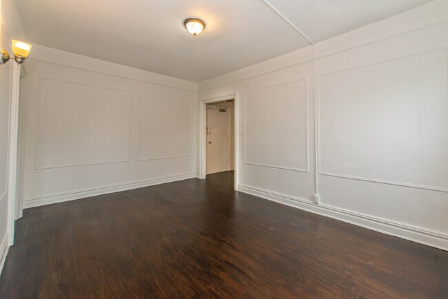 Living Room - 75 Anderson St