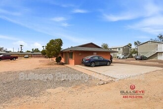 Building Photo - 2245 W Glenrosa Ave