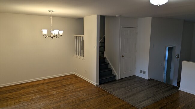 Sala/comedor - 1718 Redwood Ct