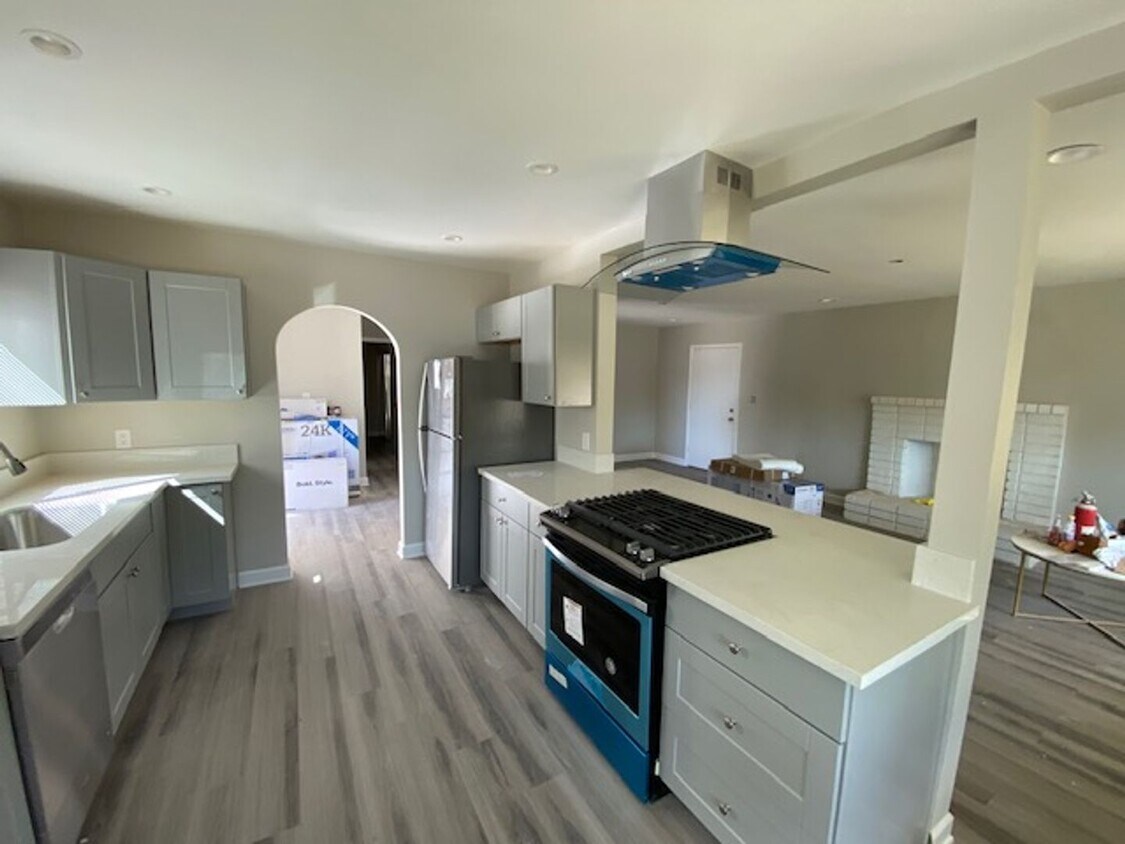 Primary Photo - New remodeled 2 bedroom 1 bath Beautiful, ...