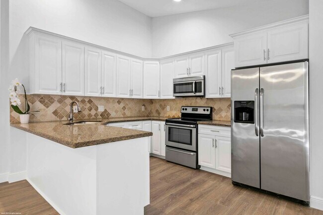 Building Photo - 1120 Hyacinth Pl