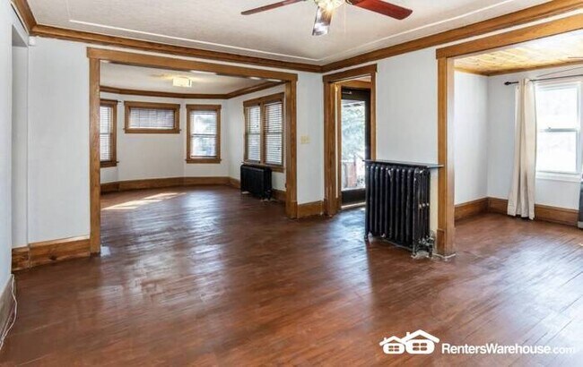 Foto del edificio - Beautiful Single Family Home 4 Bedroom 2 Bathroom Home in Saint Paul Mn!