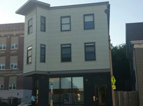 Building Photo - 337 Dorchester St