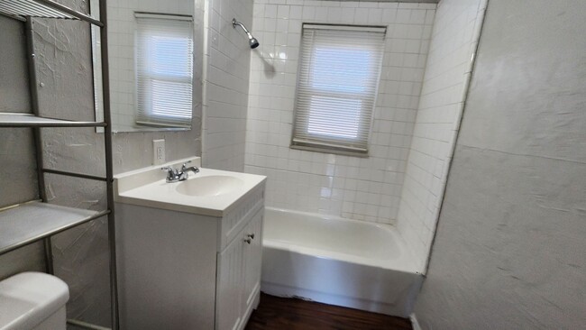 Foto del edificio - Nice 2 bed 1 bath in OKC!  $895 Per Month!