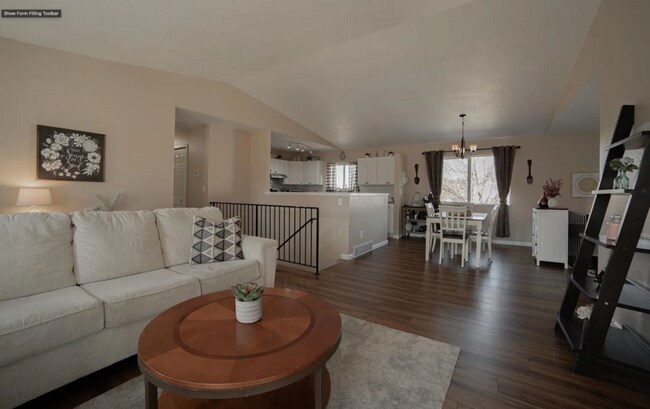 Foto del edificio - 5140 Mayweed Ct